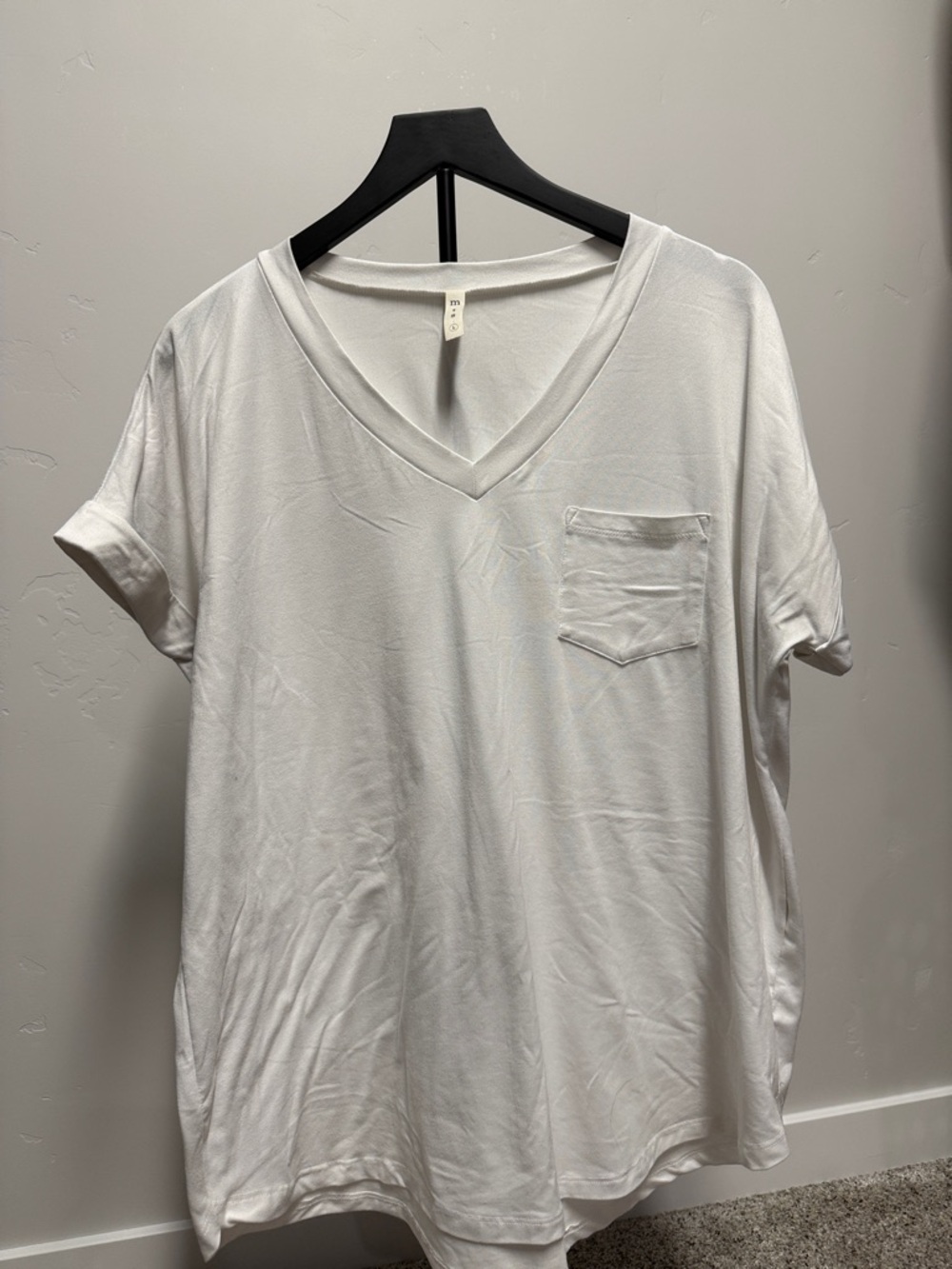 mts White V-Neck Pocket T-Shirt